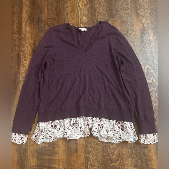 Loft Outlet Sweater Women’s Medium Purple Ruffle Hem Floral V-Neck Pullover - Picture 1 of 4